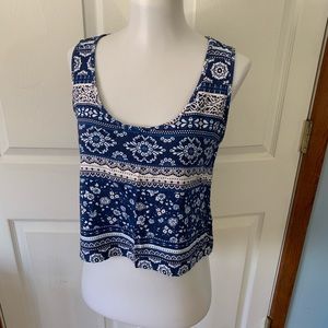 Forever 21 size s small bandana cropped blue top